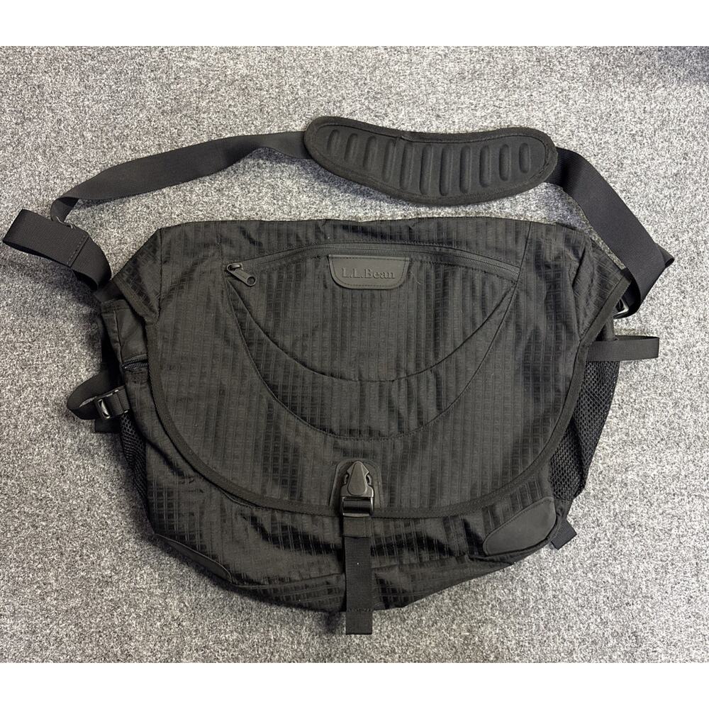 L L Bean Black Messenger Bag Padded Shoulder Strap School Office Travel